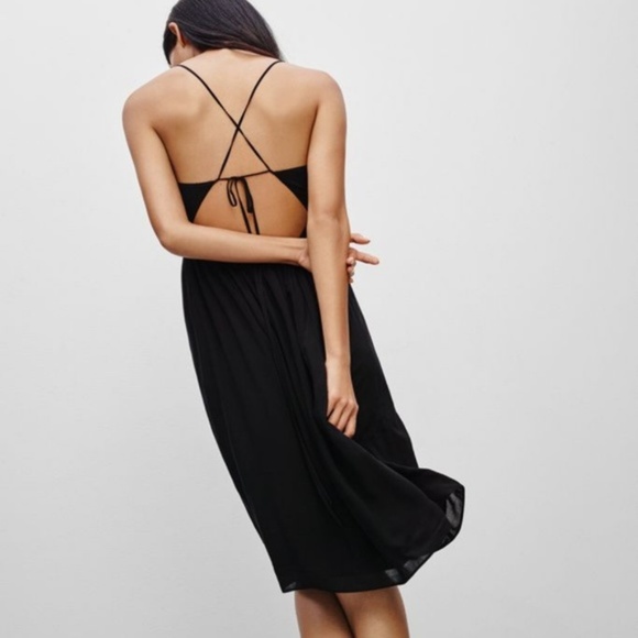 Aritzia Dresses & Skirts - Aritzia Talula Cosimo tie back black floral dress